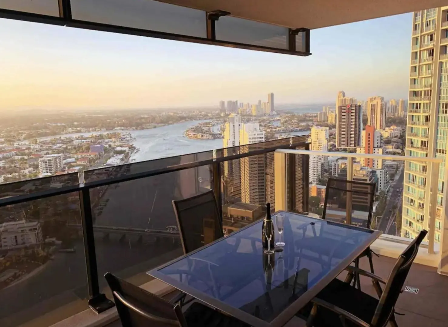 شقة Beach Mountain View Sleeps 6 Surfers Paradise 2 Bed 2 Bath Circle On Cav & Hilton Surfers غولد كوست